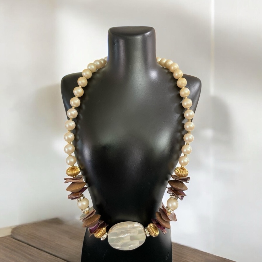 Elegant Vintage Shell, Pearl, and Wooden Cream and Brown Beaded Necklace